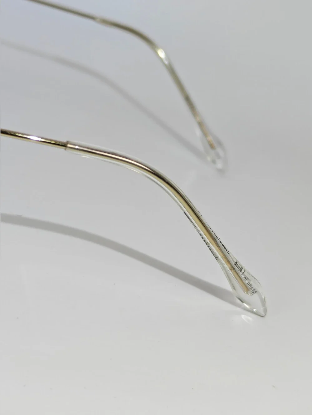 Wistful. Women's Pink Gold Round Metal Frame Glasses.